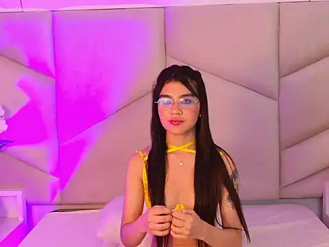 Show modela OliviaDiaz na web-kameri