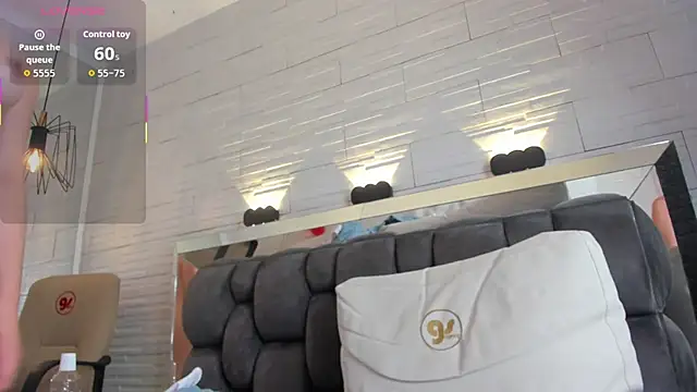 jade_heartt Adlı Modelin Canlı XXX Sohbeti