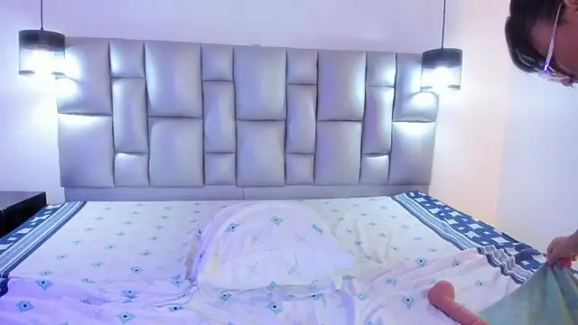 KarlieMoore Adlı Modelin Canlı XXX Sohbeti