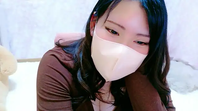 erina_oo Adlı Modelin Canlı XXX Sohbeti