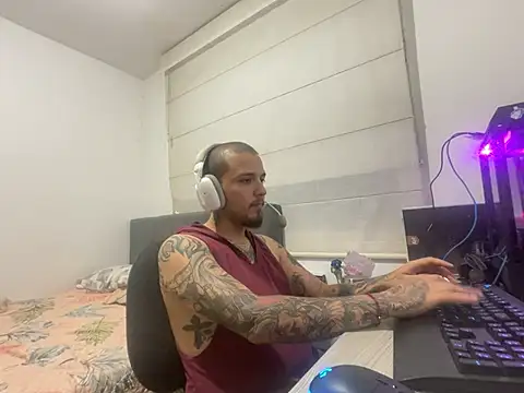 Maximo_Garcia17's Webcam Show