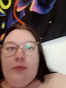 Sexycurvyemilyy Show Webcam