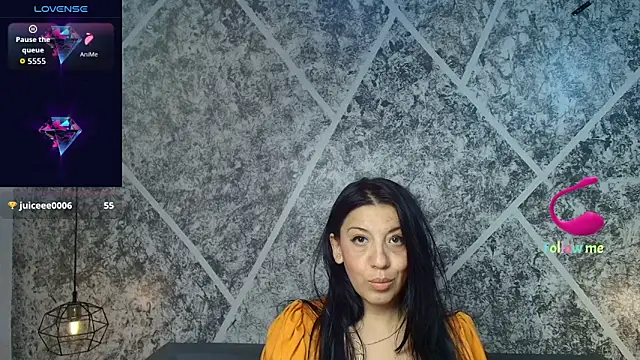 دردشة VictoriaHenao الجنسية المباشرة