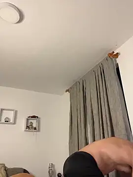 แชท XXX สดของ Ezzio_Scolaro