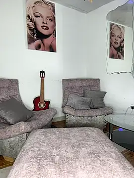 Mydreams69's Live XXX Chat