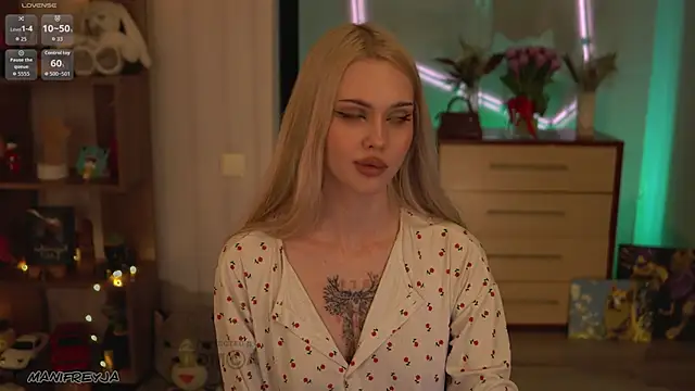 ManiFreyja's Live XXX Chat