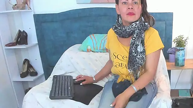 KiaraXMilfn Webbikameraesitys