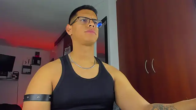 _John_Boy_: онлайн-секс-чат