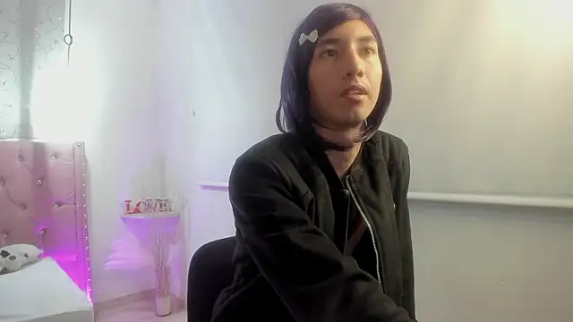 loverisu-coral's Webcam Show