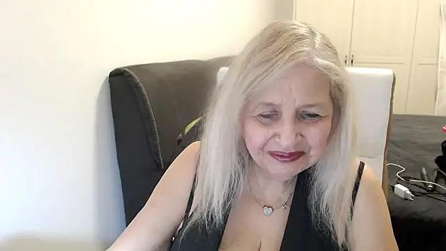 SusiLifeXXXn Live XXX chat