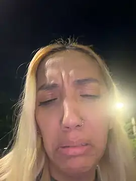 دردشة Amanda_klaire الجنسية المباشرة