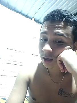 Chat XXX en directo de Sophia_Noah