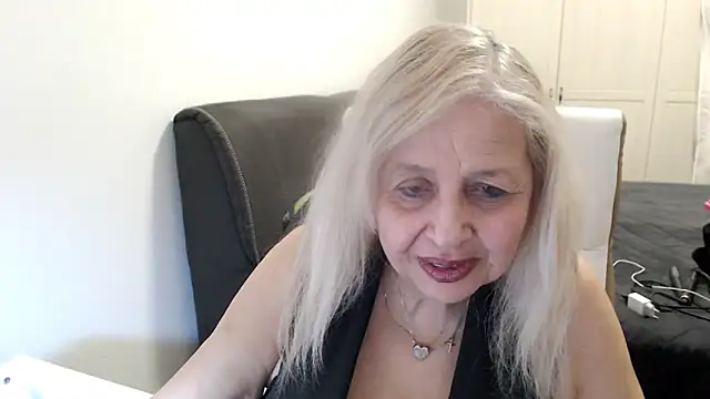 SusiLifeXXX's Live XXX Chat