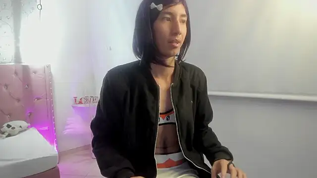 loverisu-coral Webcam show