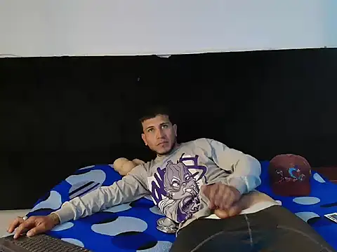 XXX chat uživo modela Thonixxx_mr