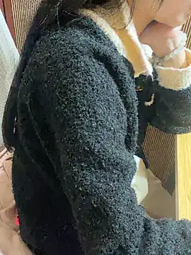 XXX chat uživo modela Mina048