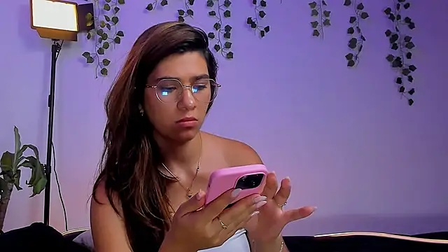 sara_doll77 Live XXX-chat