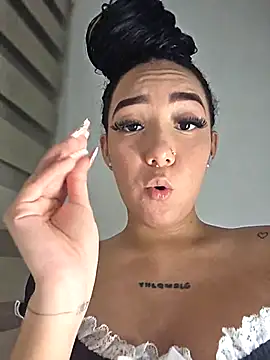 XXX chat uživo modela alaia_princess