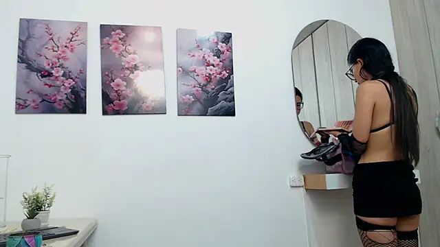 pinky_f00x's Live XXX Chat