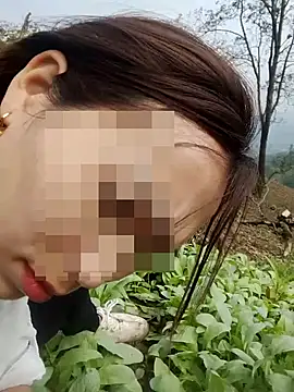 Thobaby112: διαδικτυακό σόου στην κάμερα