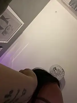 _MelinaCurves_: онлайн-секс-чат