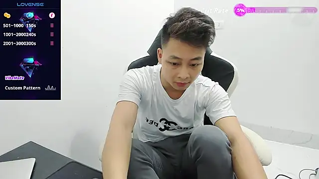 Naughty___asian 在線直播表演