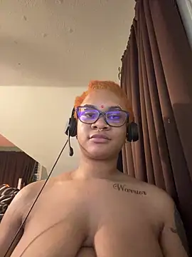 nickytheehawtie Adlı Modelin Canlı XXX Sohbeti