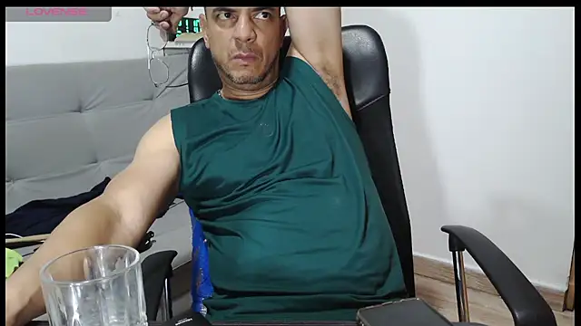 Živý XXX chat latinmartin73