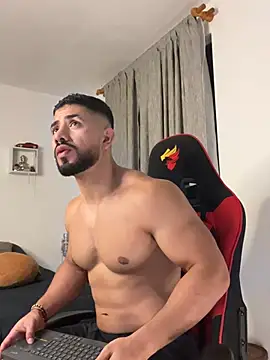 Živý XXX chat Ezzio_Scolaro