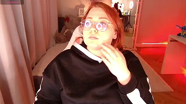 Adelina_Mood 网络视讯表演