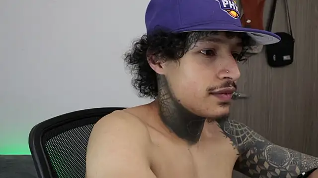 trieonen Live XXX chat