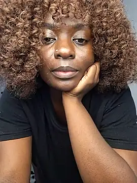 bustytemptress1 在線直播表演