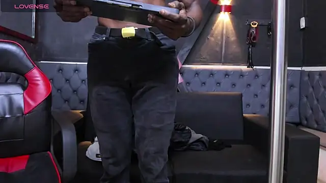 Terrance_z Show Webcam