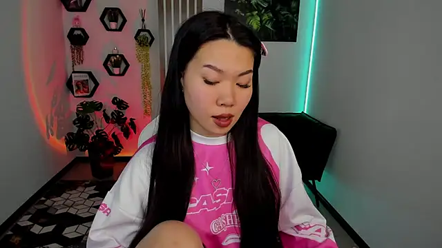 LunaPurrr 现场XXX聊天