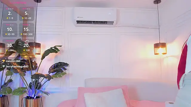 Nicole_Whittee Live XXX-chat