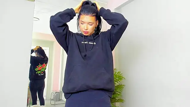 HanahPiercee: απευθείας συνομιλία ΧΧΧ