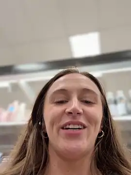 Chat +18 de lunagirl13 ao vivo