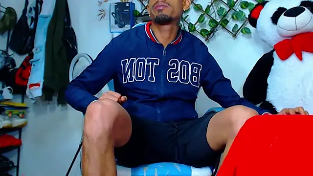 black_latin23cm webkamerás műsora