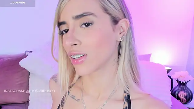 StormiRusso's Live XXX Chat