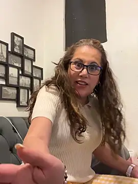 MirandaLatinaLovely 라이브 XXX 채팅