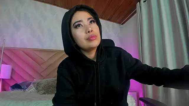 alice_kingsley_'s Live XXX Chat