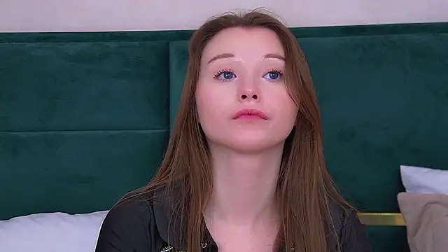 KeiraAsti's Live XXX Chat