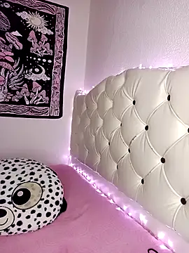 Lia_whitexxx Adlı Modelin Canlı XXX Sohbeti