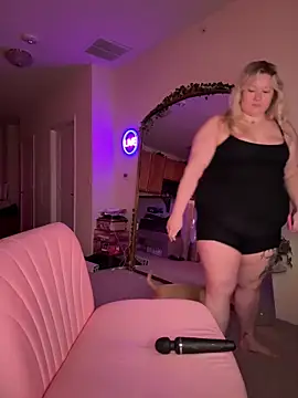 PiggyRose's Live XXX Chat