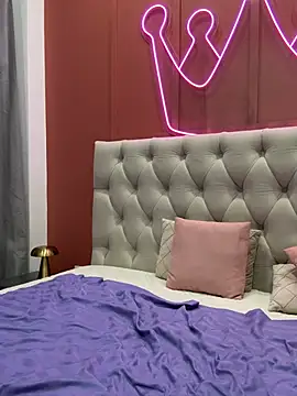 MonikaCharming Adlı Modelin Canlı XXX Sohbeti