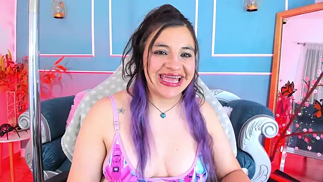 TaraTaylorr's Live XXX Chat