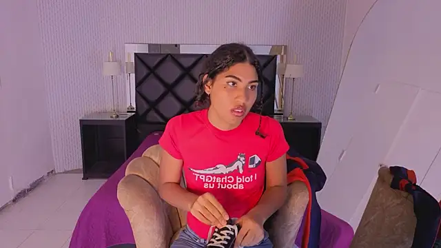 soffiene Adlı Modelin Canlı XXX Sohbeti