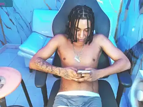 taylor_bigdick18 Webcam Show