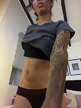 TweetiePieXXX's Live XXX Chat