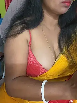 Kritika_21: διαδικτυακό σόου στην κάμερα